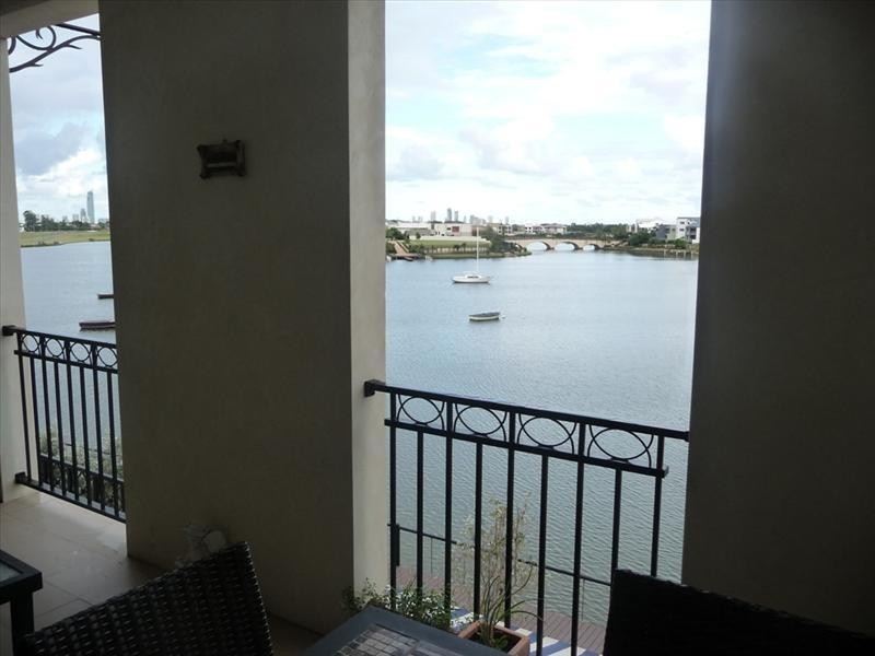 3030 The Boulevard, Carrara QLD 4211