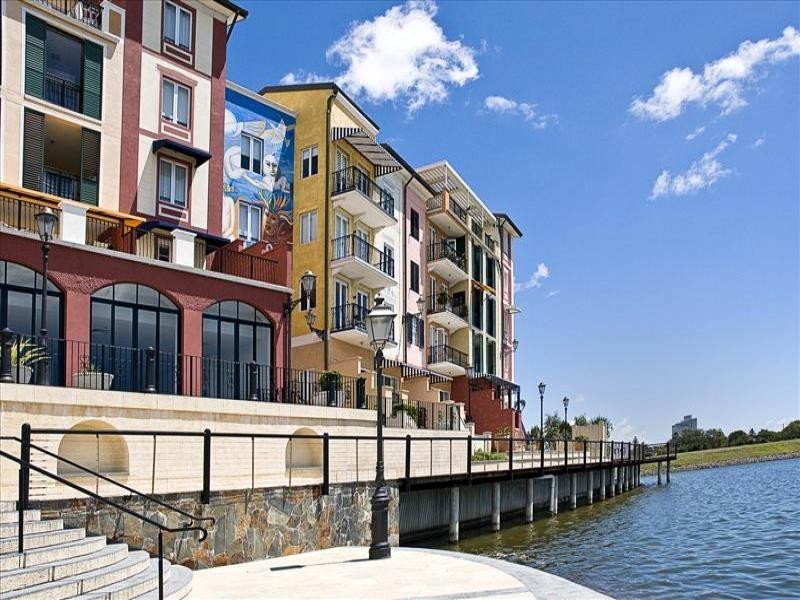 3030 The Boulevard, Carrara QLD 4211