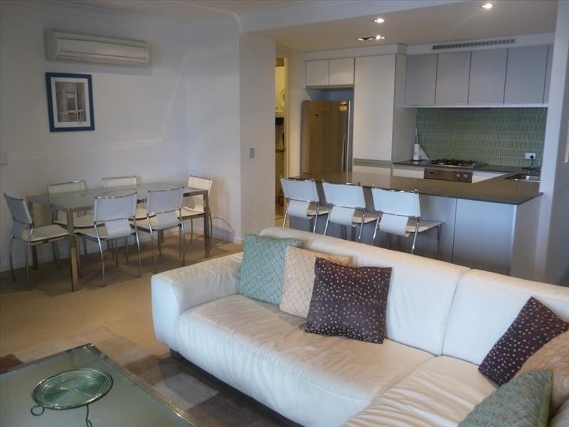 3030 The Boulevard, Carrara QLD 4211