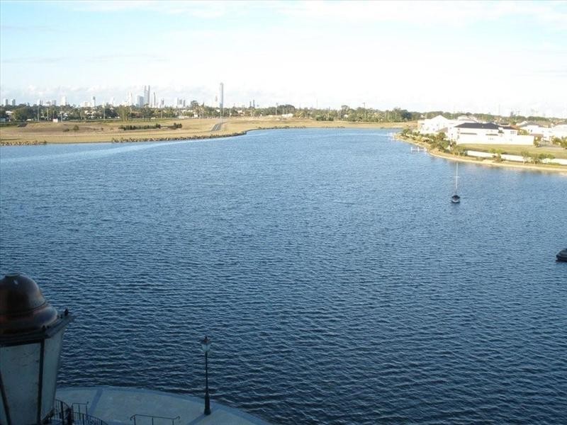 3030 The Boulevard, Carrara QLD 4211