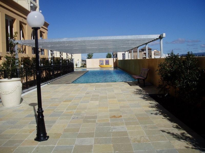 3030 The Boulevard, Carrara QLD 4211