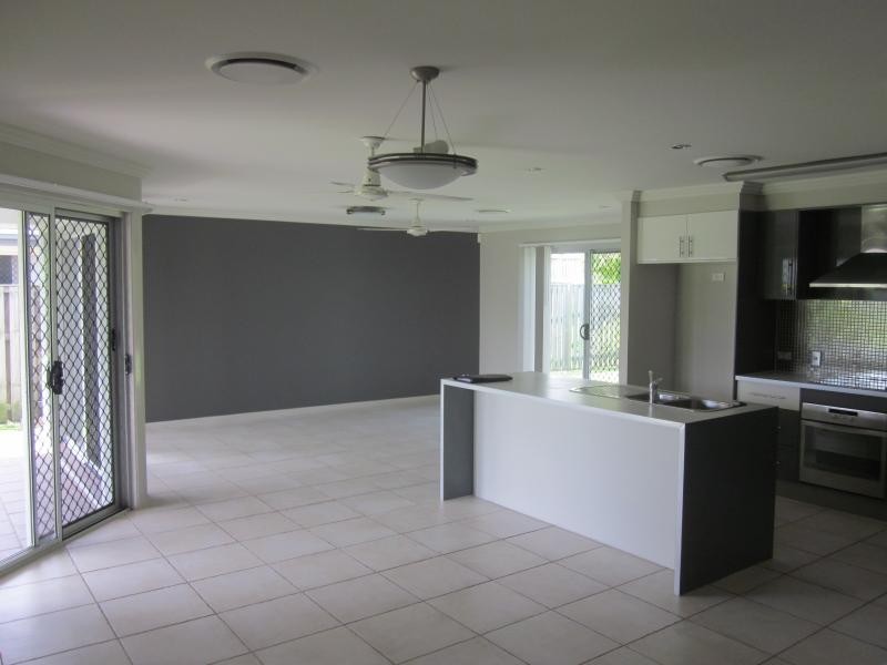 7 Ontario Court, Oxenford QLD 4210