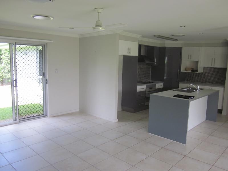 7 Ontario Court, Oxenford QLD 4210