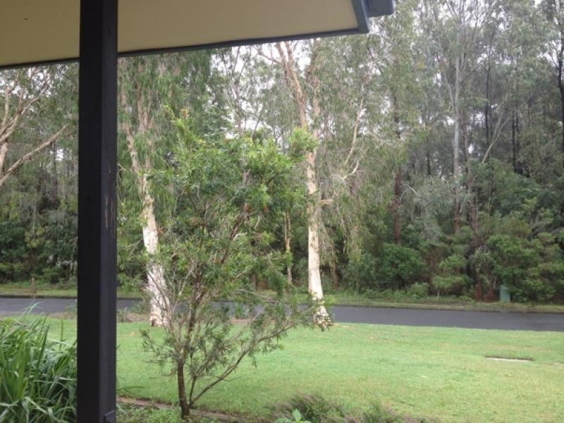 9 Brookside Cres, Seventeen Mile Rocks QLD 4073