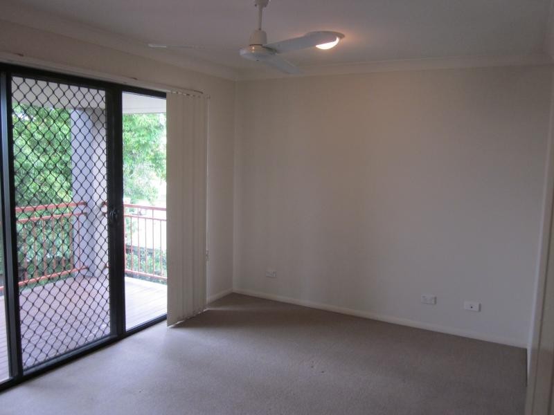 33/300 Cliveden Ave, Oxley QLD 4075