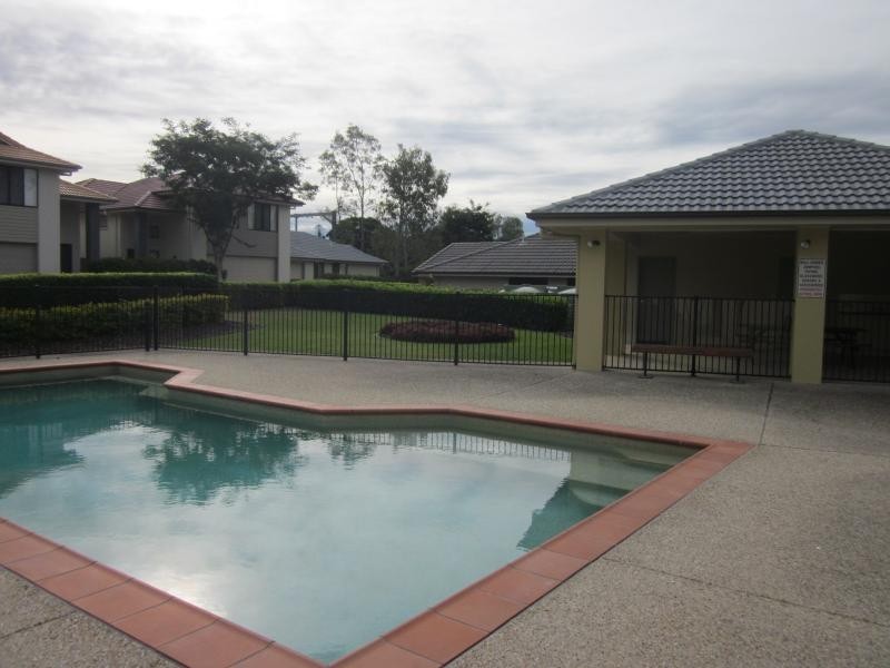 33/300 Cliveden Ave, Oxley QLD 4075