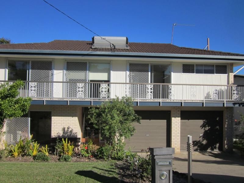 30 Wistraia Ave, Southport QLD 4215