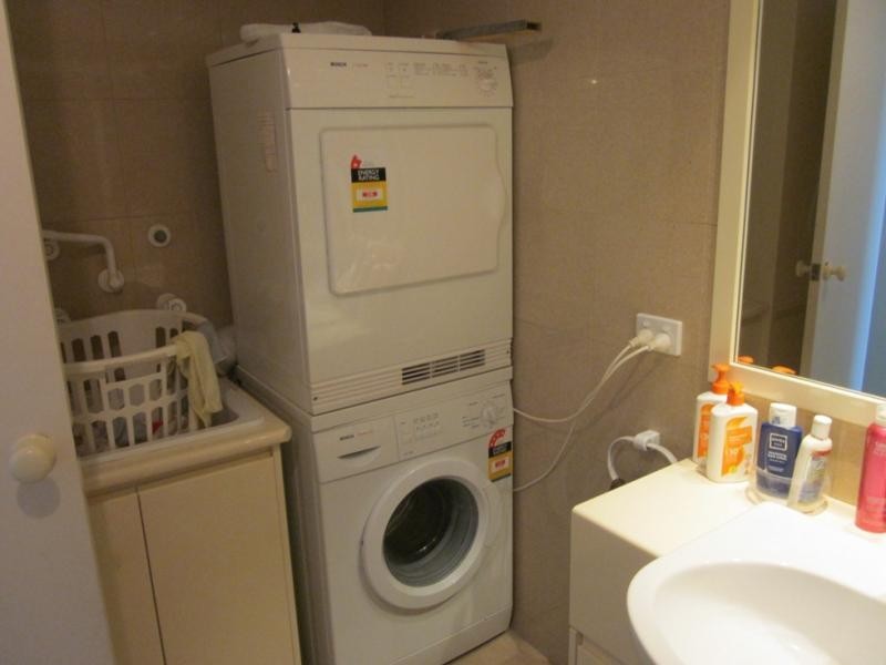 5 Clifford St, Surfers Paradise QLD 4217