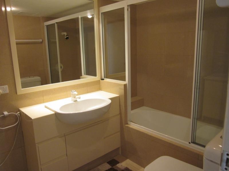 5 Clifford St, Surfers Paradise QLD 4217