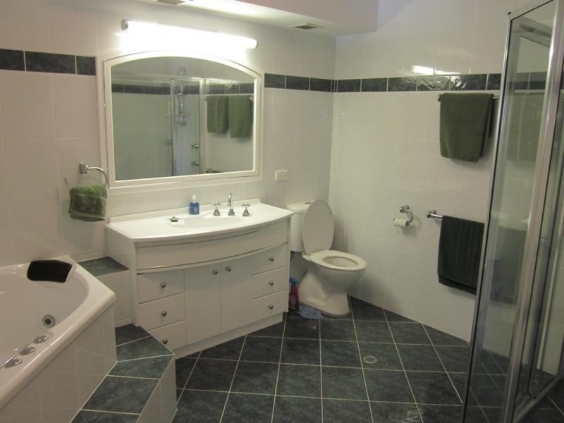 3 Marina Cres, Runaway Bay QLD 4216