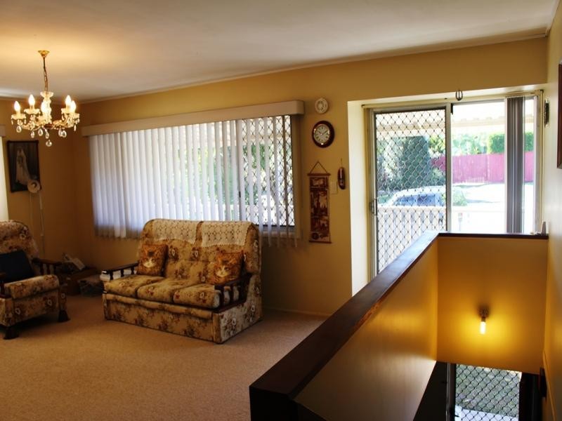 104 Wilson St, Labrador QLD 4215