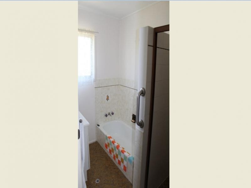 104 Wilson St, Labrador QLD 4215