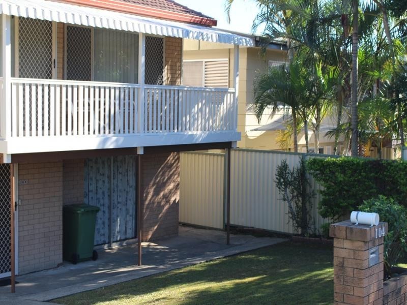 104 Wilson St, Labrador QLD 4215