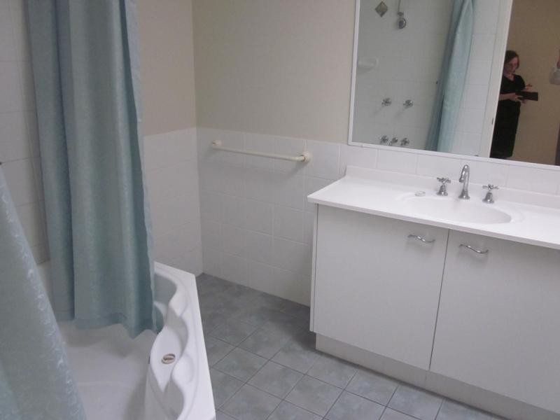 16 Geraldton Dr, Varsity Lakes QLD 4227