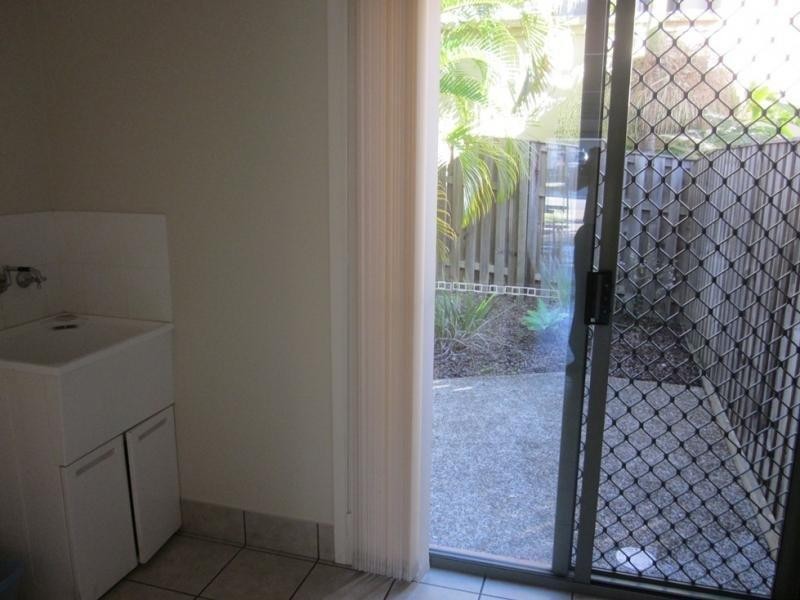 16 Geraldton Dr, Varsity Lakes QLD 4227