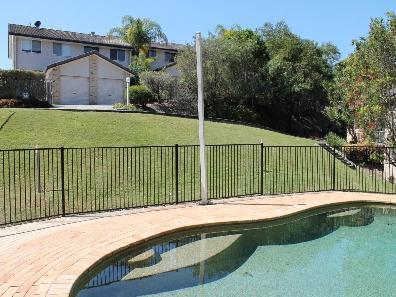 2/164 Alexander Drive, Highland Park QLD 4211