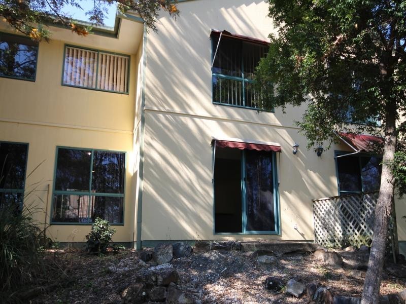 1048/6 Crestridge Cres, Oxenford QLD 4210