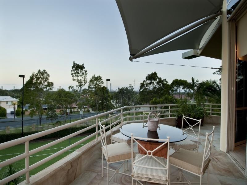 Cotlew St, Ashmore QLD 4214