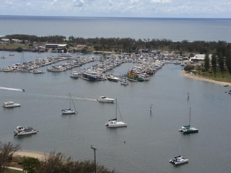 4 Como Cres, Southport QLD 4215
