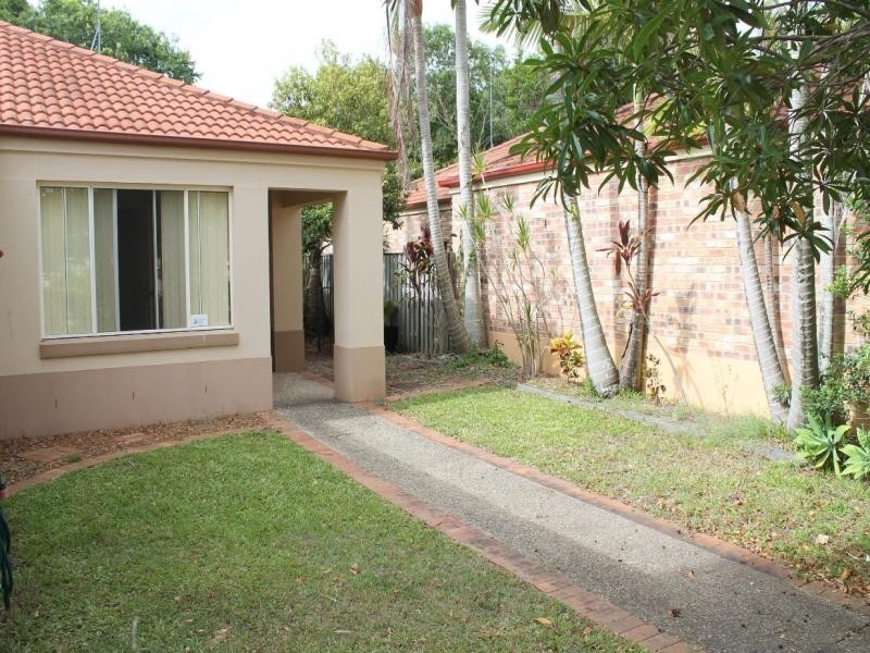 16 Tuggerah Close, Robina QLD 4226