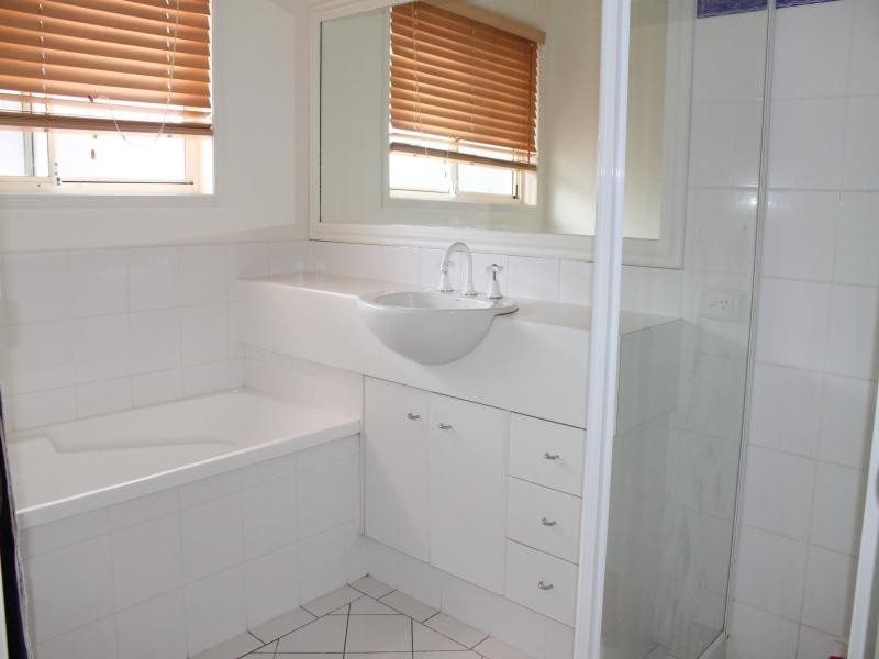 16 Tuggerah Close, Robina QLD 4226