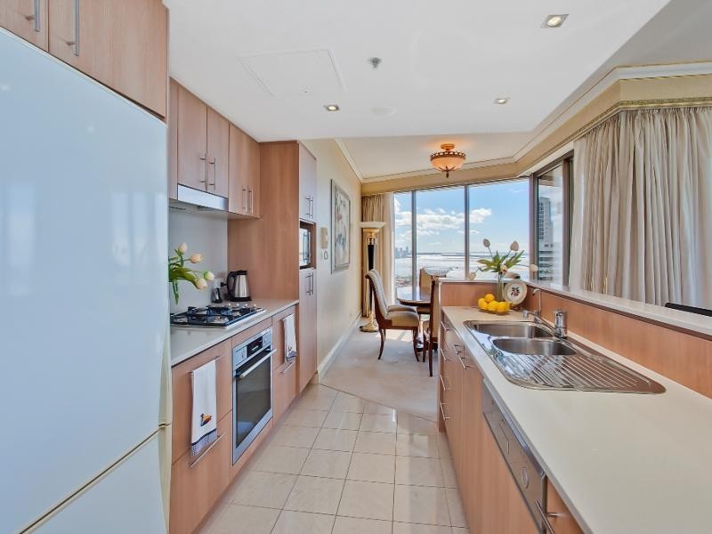 50 Marine Parade, Southport QLD 4215