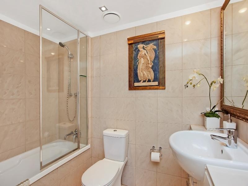 50 Marine Parade, Southport QLD 4215