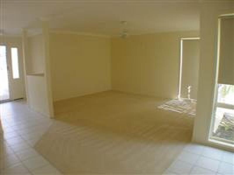 4 Platypus Close, Riverhills QLD 4074