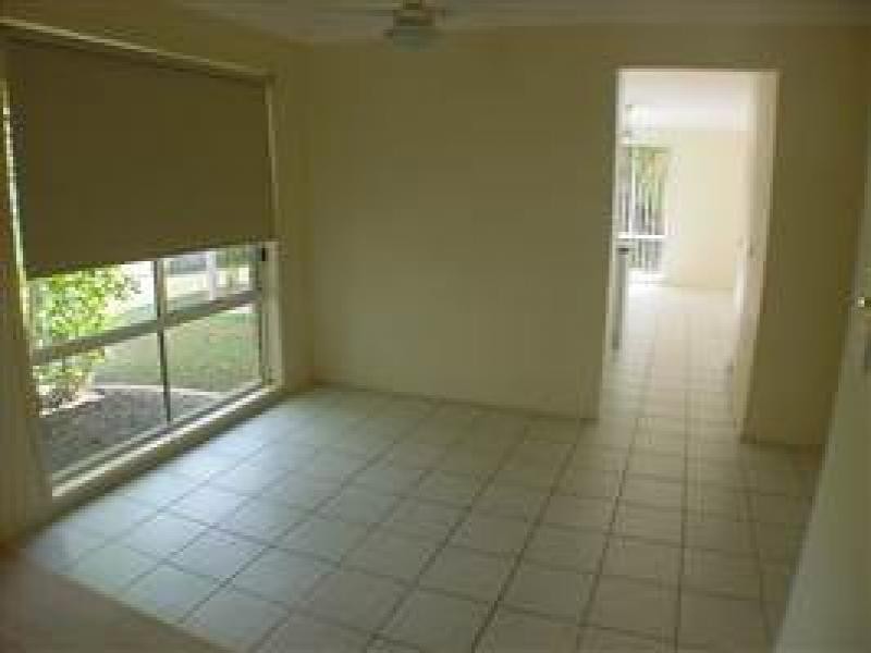 4 Platypus Close, Riverhills QLD 4074