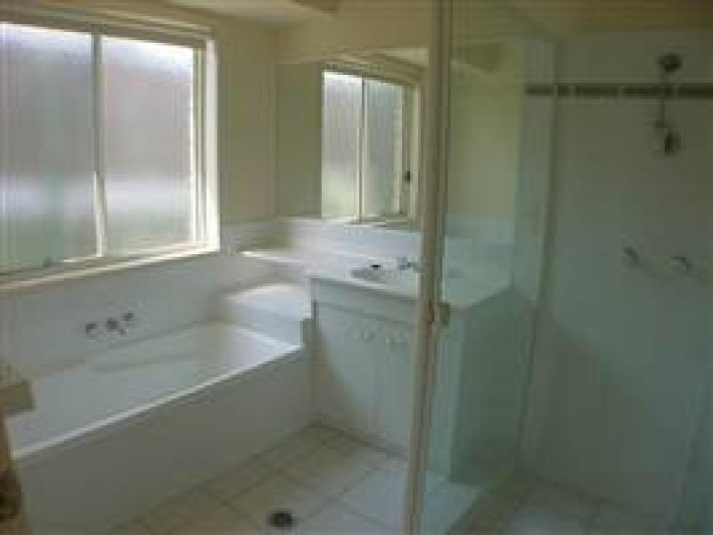 4 Platypus Close, Riverhills QLD 4074