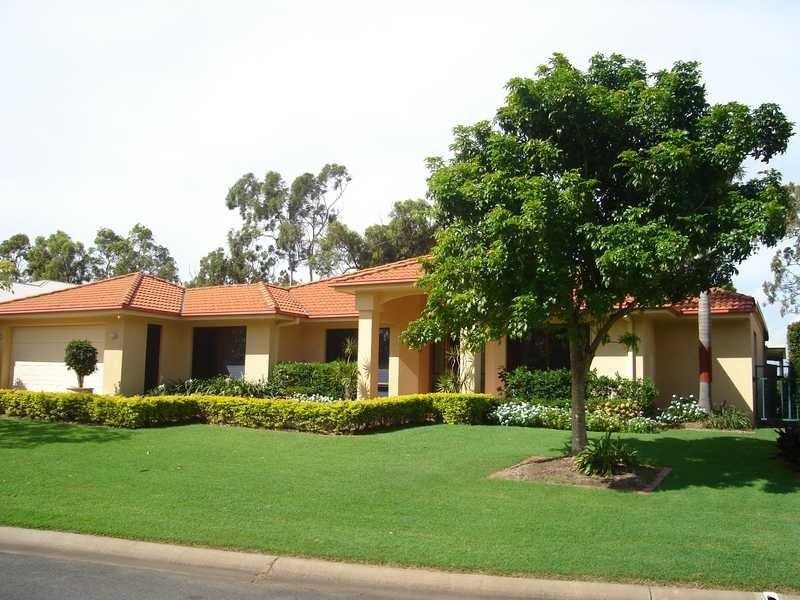 77 Highvale Dve, Helensvale QLD 4212