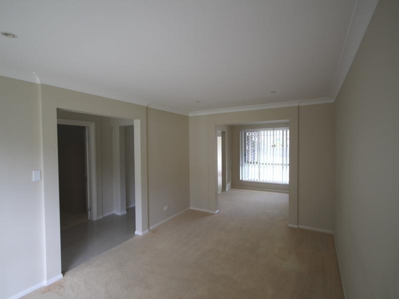 11 Inman Court, Pacific Pines QLD 4211