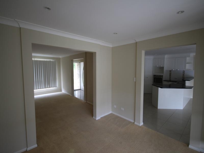 11 Inman Court, Pacific Pines QLD 4211