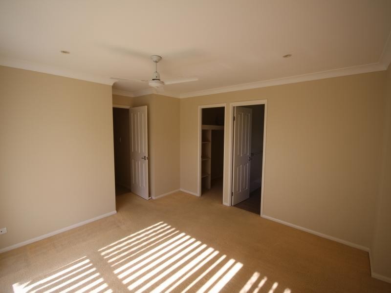 11 Inman Court, Pacific Pines QLD 4211