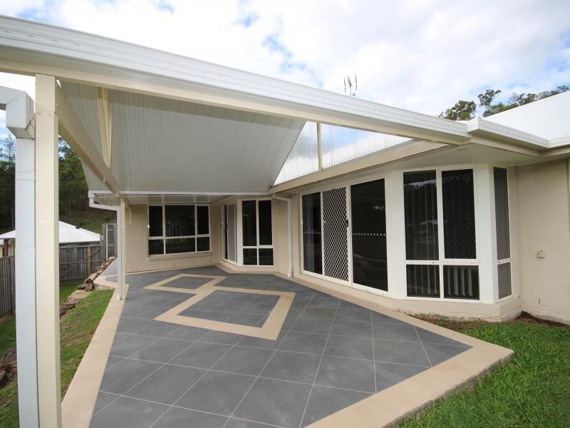 11 Inman Court, Pacific Pines QLD 4211