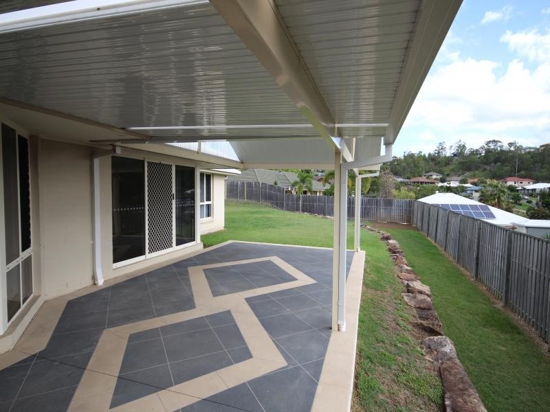 11 Inman Court, Pacific Pines QLD 4211