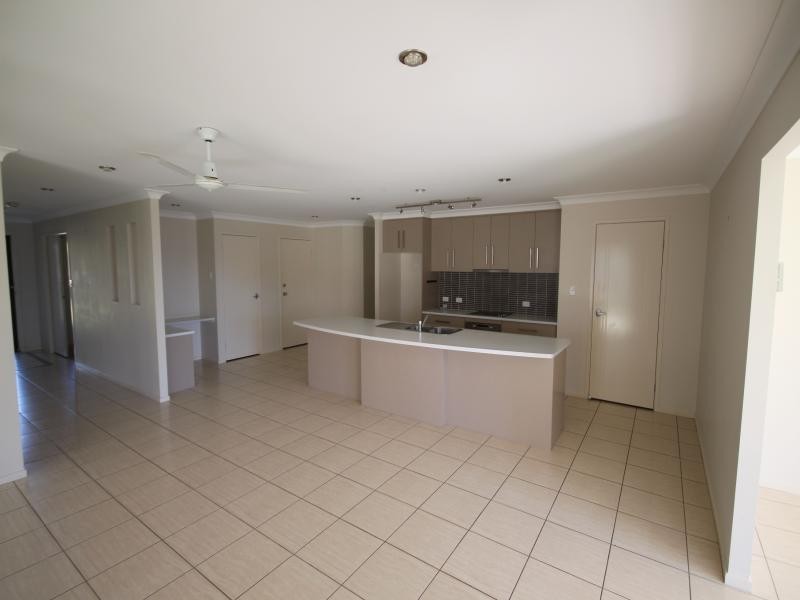 16 Melaleuca St, Heathwood QLD 4110