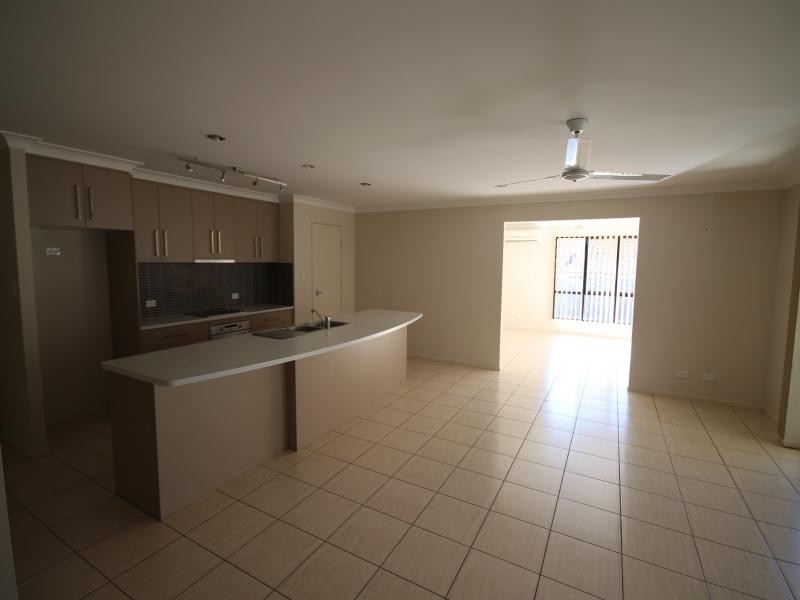 16 Melaleuca St, Heathwood QLD 4110