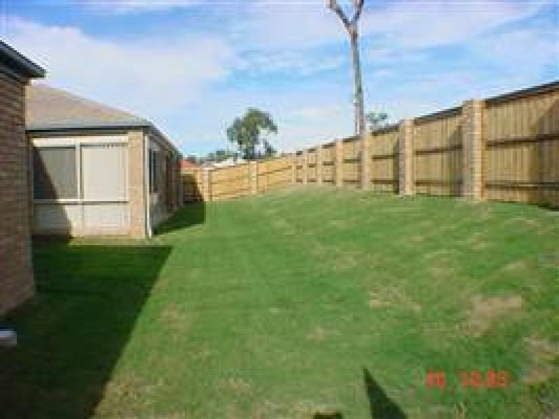 1 Parkside Pl, Forest Lake QLD 4078