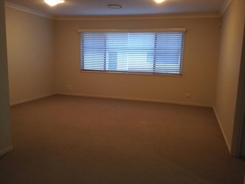 17 Rainlilly Cres, Upper Coomera QLD 4209