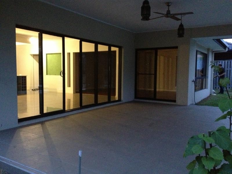 17 Rainlilly Cres, Upper Coomera QLD 4209