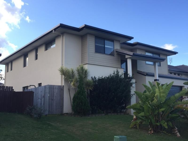 17 Rainlilly Cres, Upper Coomera QLD 4209