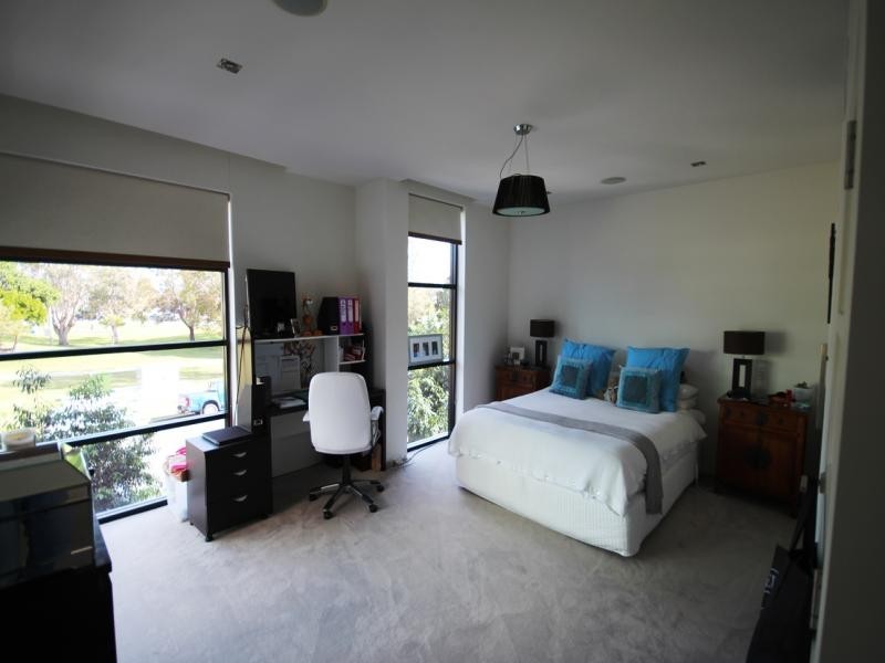 47 Breaker St, Main Beach QLD 4217