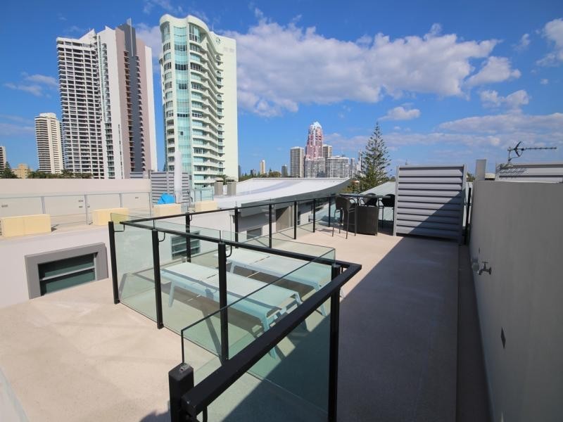 47 Breaker St, Main Beach QLD 4217