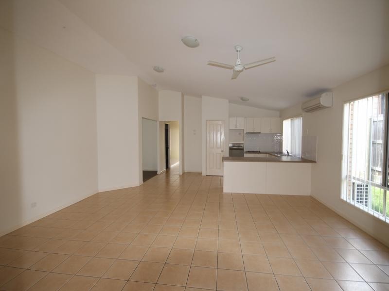 7 Reuben Close, Forest Lake QLD 4078