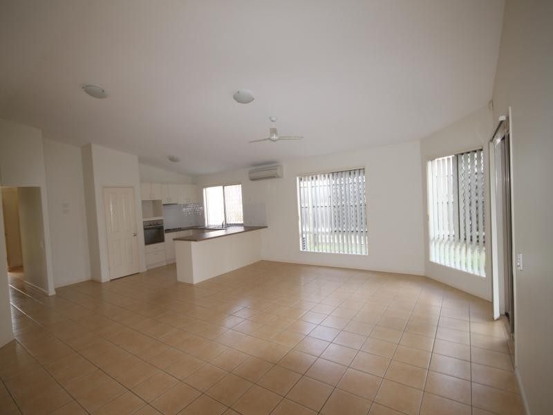 7 Reuben Close, Forest Lake QLD 4078