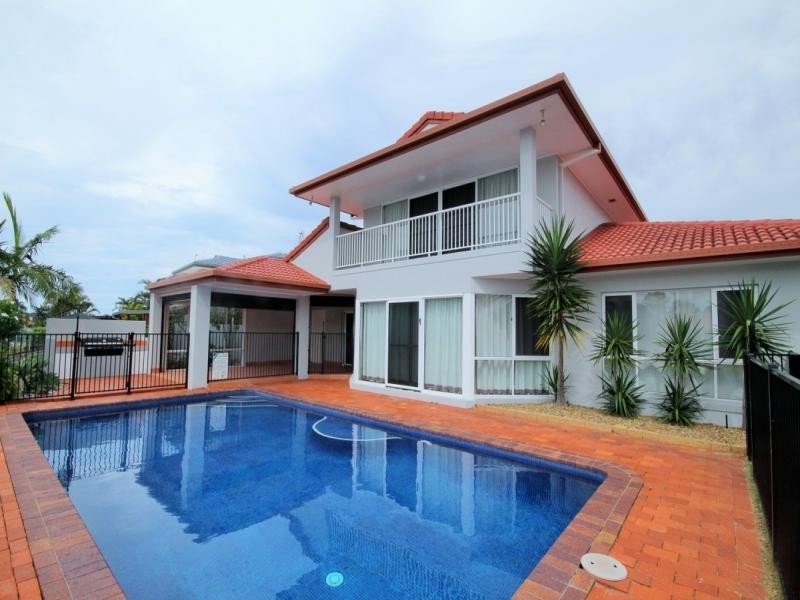 63 Pebble Beach Drive, Runaway Bay QLD 4216