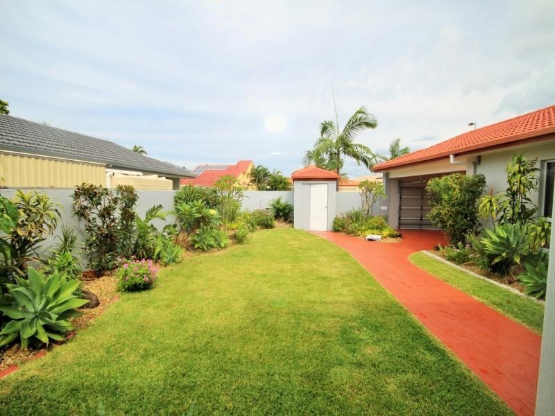 63 Pebble Beach Drive, Runaway Bay QLD 4216