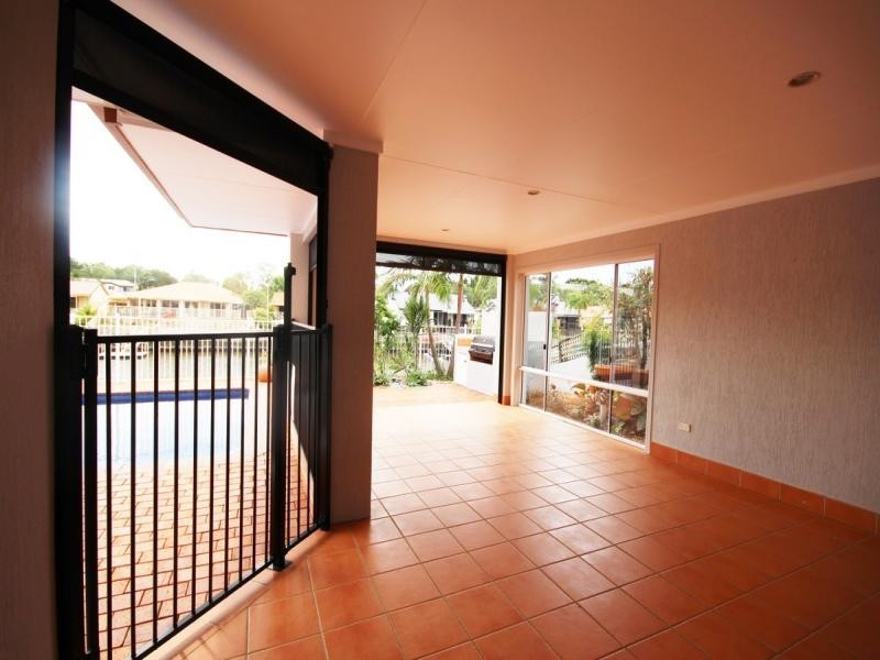 63 Pebble Beach Drive, Runaway Bay QLD 4216