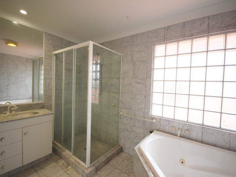 63 Pebble Beach Drive, Runaway Bay QLD 4216